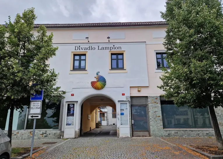 Divadlo Lampion